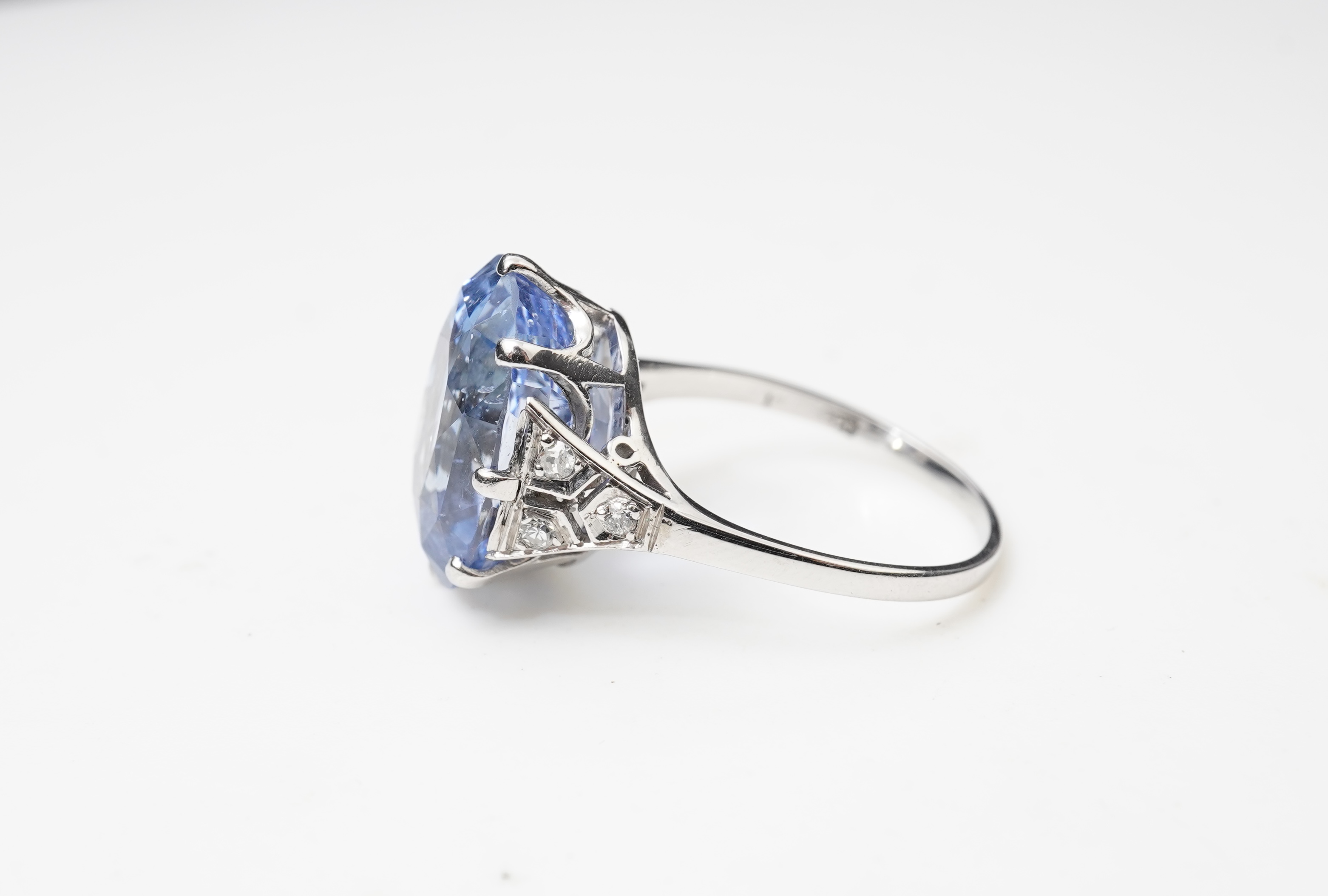 An attractive sapphire and diamond ring, early 20th century